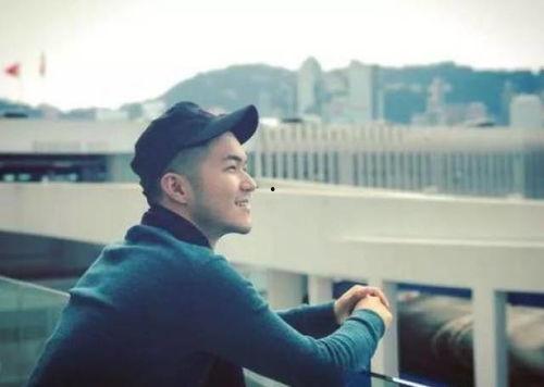 网红男拍照图,解锁时尚潮流新姿势