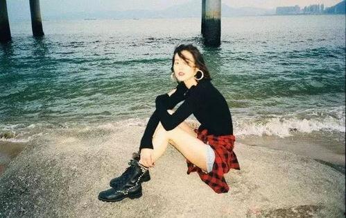 刘雯T台表情包,时尚界的“表情包女王”