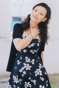 李宜娟资料,才华横溢的艺术家与她的艺术人生