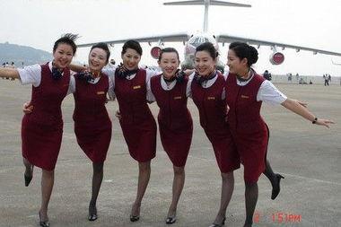 最美空姐当网红凤凰网,凤凰网揭秘空中天使的蜕变之路